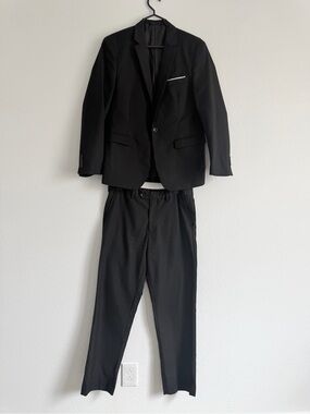 Classic Black Men's Suit Jacket & Trousers